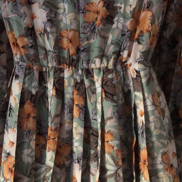 Woman’s fall Floral office siren pleated multi Colored Tiered dress - Picture 10 of 12
